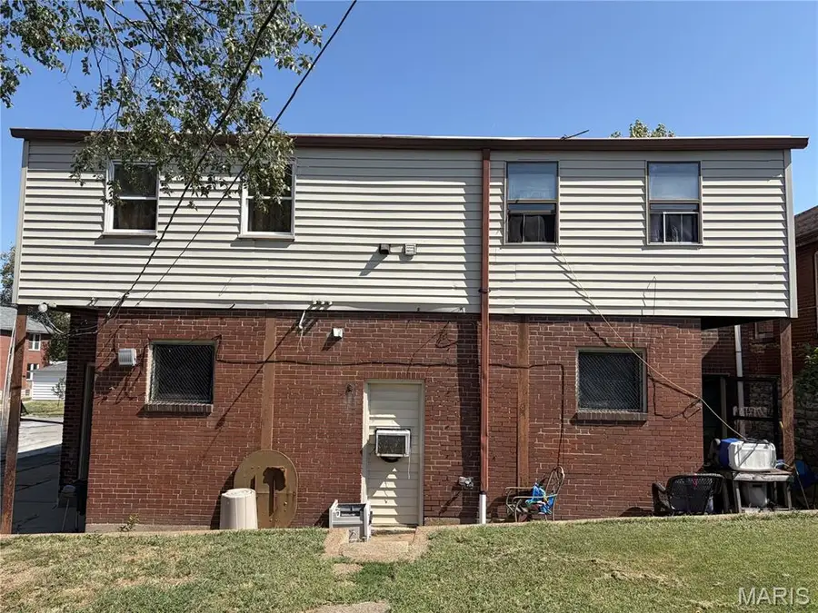 3760 Osceola Street, Saint Louis, MO 63116 - #3