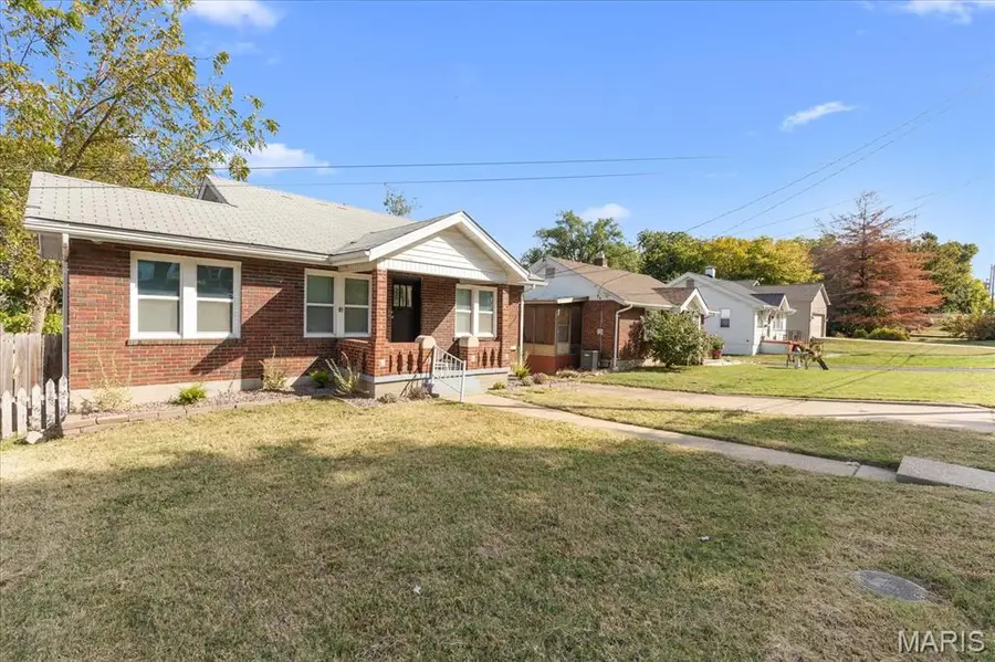 8935 Tudor Avenue, Saint Louis, MO 63114 - #3