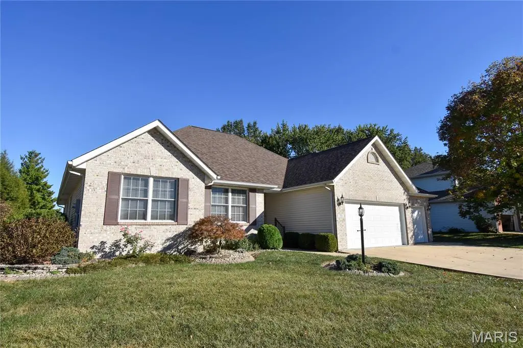 723 Stonecreek Drive, Staunton, IL 62088 - #1