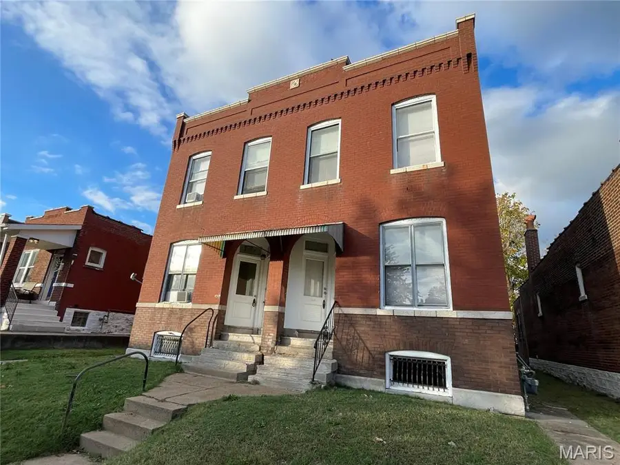 3415 Dunnica Avenue, Saint Louis, MO 63118 - #3