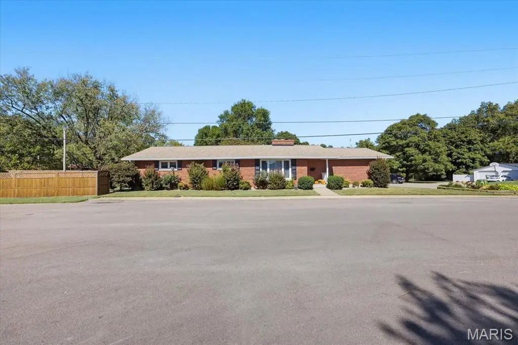 111 Linn Drive, Ste Genevieve, MO 63670 - #1
