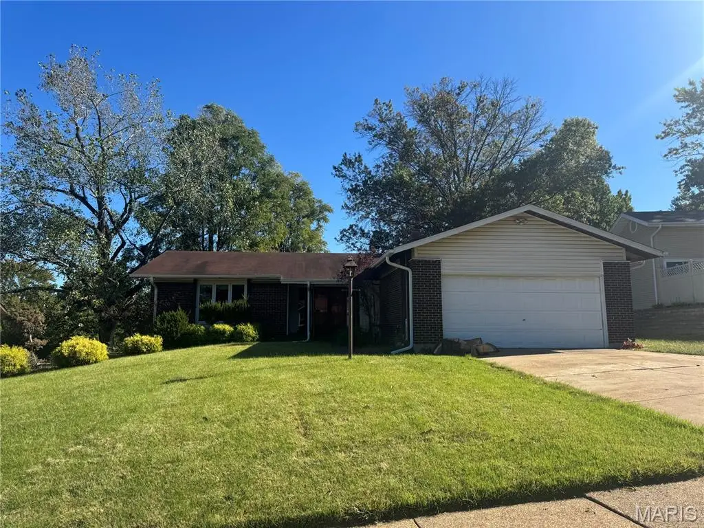 6322 Sandycreek Drive, Saint Louis, MO 63033 - #1