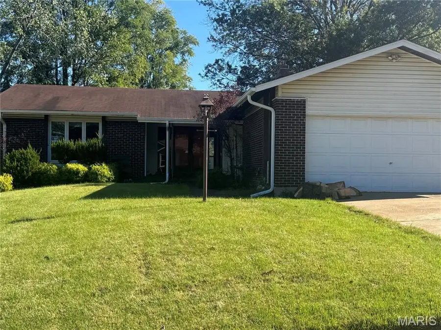 6322 Sandycreek Drive, Saint Louis, MO 63033 - #2