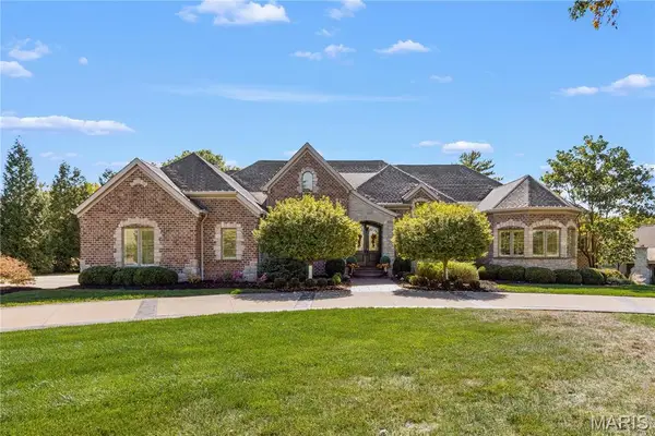 2 Fairlake Drive, Chesterfield, MO 63005
