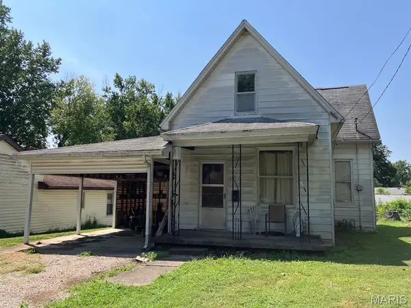 313 N Washington Street, Trenton, IL 62293