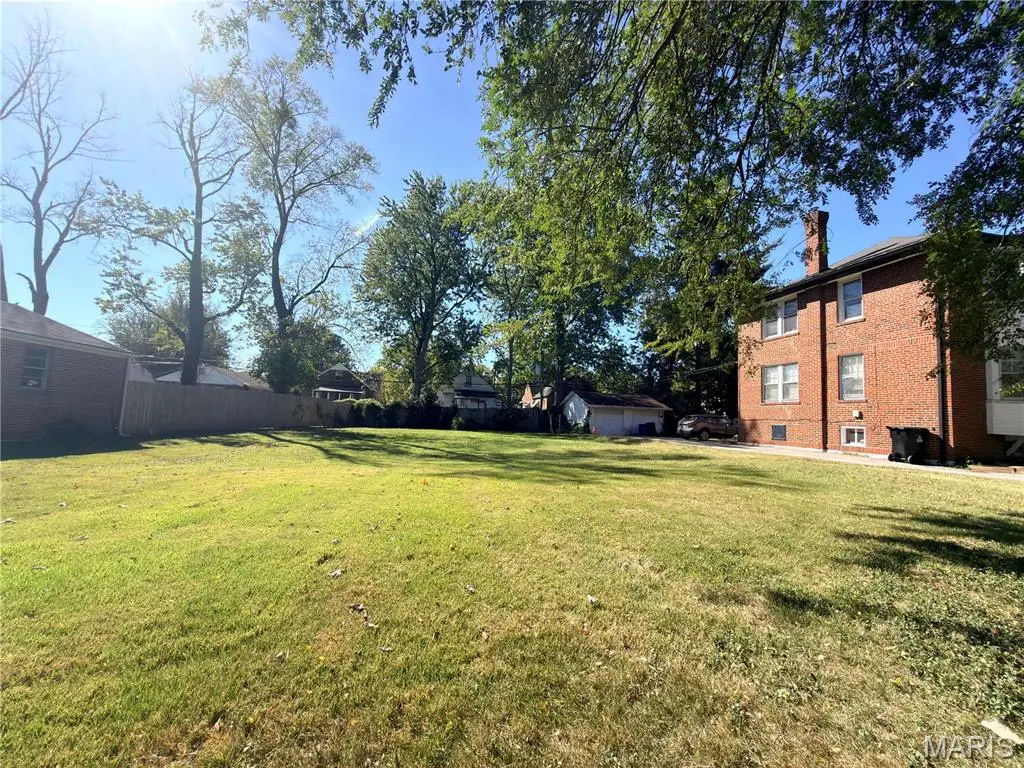 6906 Roberts Avenue, Saint Louis, MO 63130 - #1