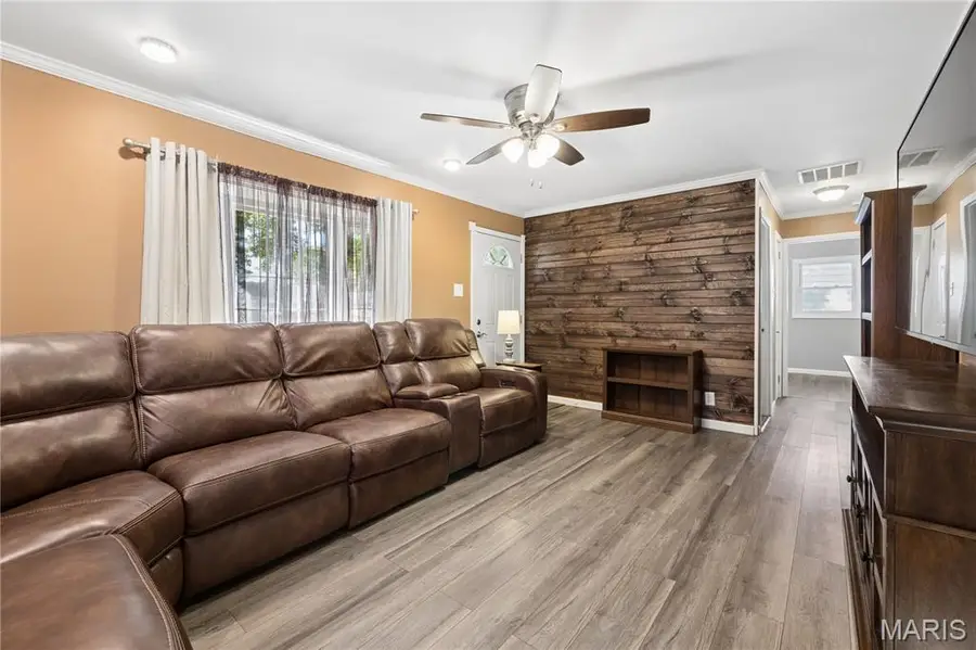 807 Montgomery Avenue, Hillsboro, IL 62049 - #2
