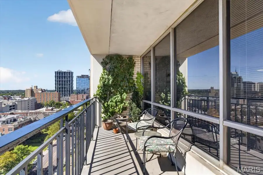 4501 Lindell Boulevard #14G, Saint Louis, MO 63108 - #2