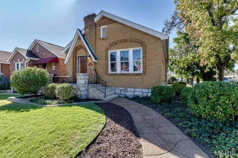 5748 Devonshire Avenue, Saint Louis, MO 63109 - #3