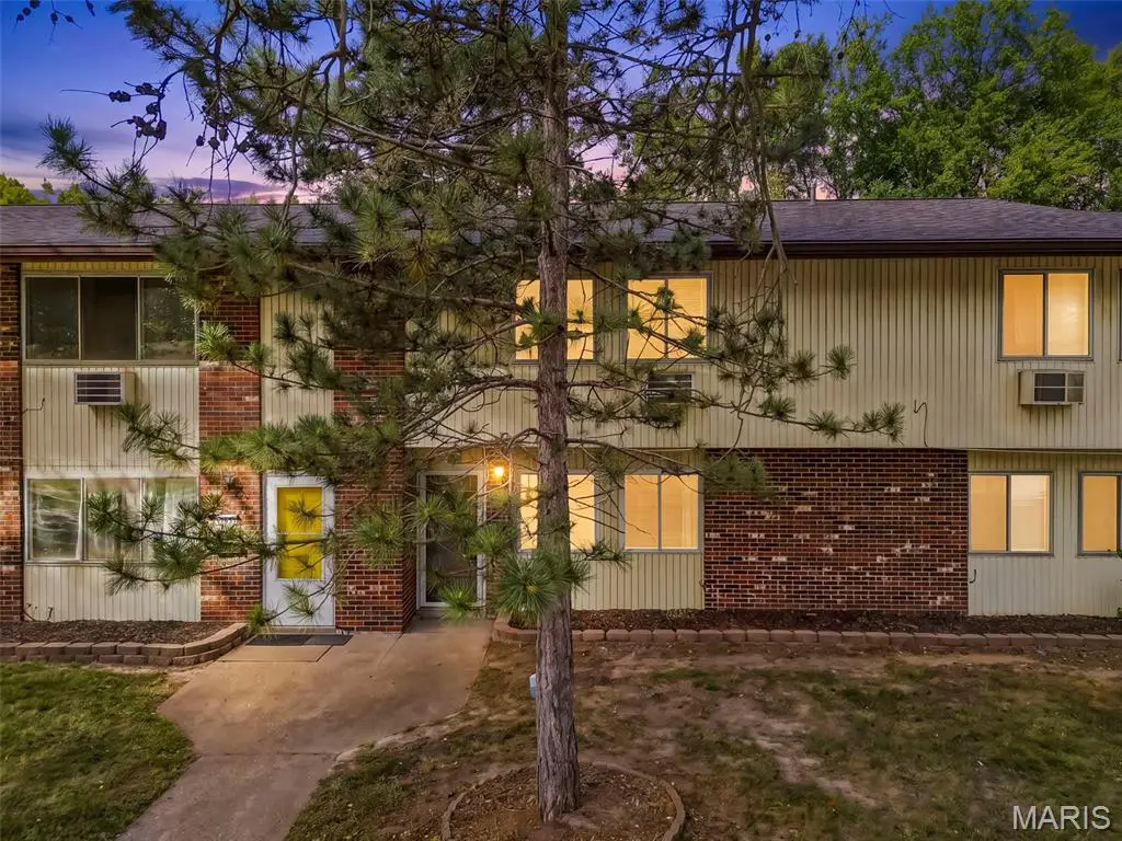 7639 Hazelcrest Drive, Hazelwood, MO 63042 - #1
