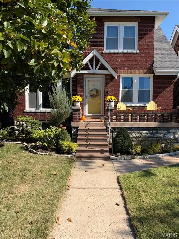 5981 N Cuba Court, St Louis, MO 63139