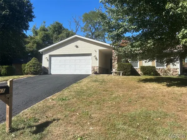 15 Las Olas Drive, Belleville, IL 62221