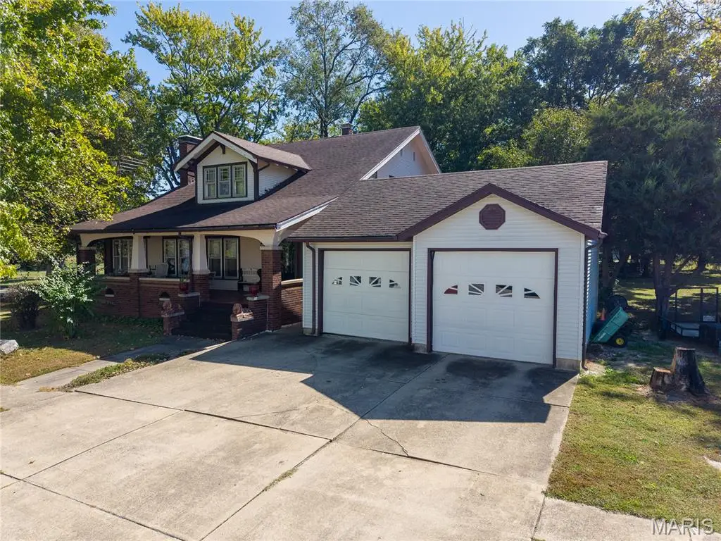 322 E Main Street, Brownstown, IL 62418 - #1