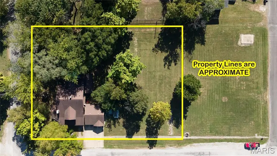 322 E Main Street, Brownstown, IL 62418 - #3