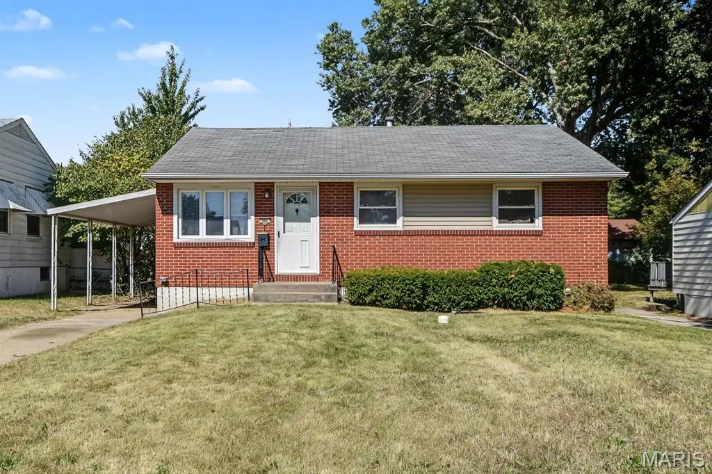 445 Shepley Drive, Saint Louis, MO 63137 - #1