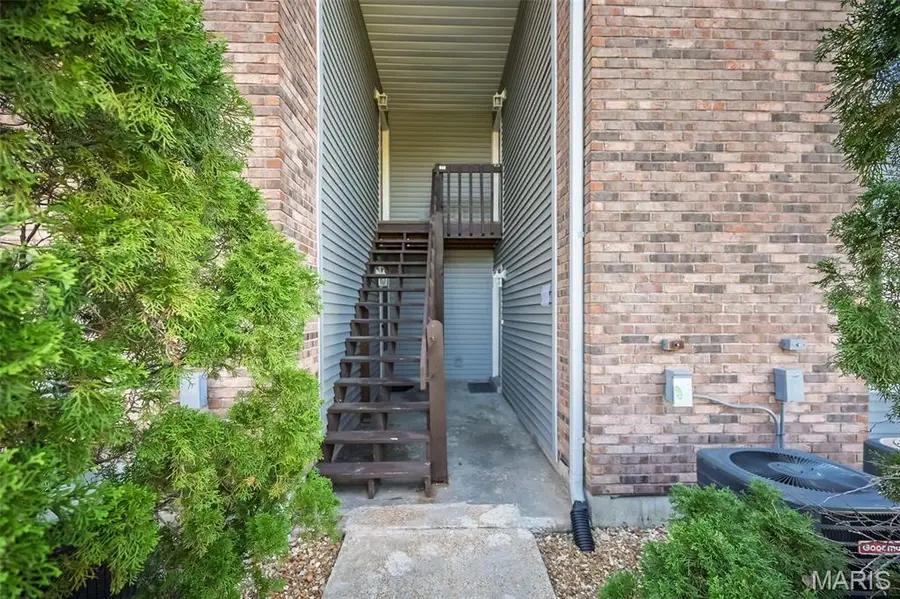 811 King Drive #1C, Saint Charles, MO 63303 - #3
