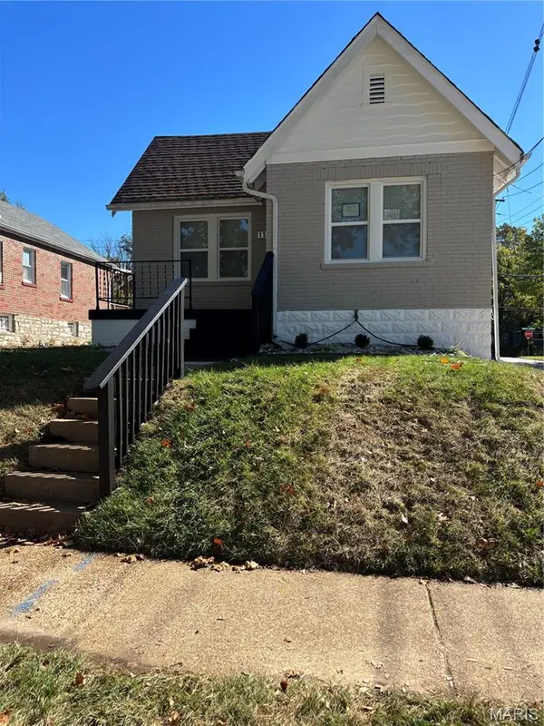 1100 Wilshire Avenue, University City, MO 63130