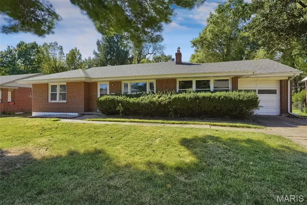 67 S Floridale Drive, Saint Louis, MO 63135 - #1