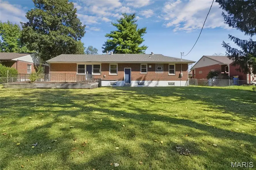67 S Floridale Drive, Saint Louis, MO 63135 - #2