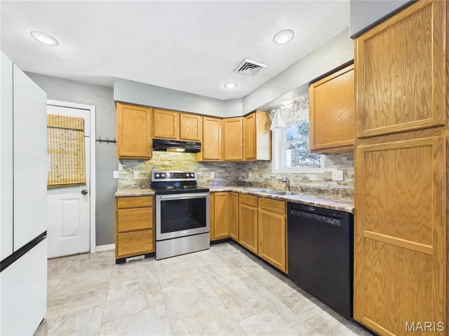 56 Saint Johns Court, Perryville, MO 63775 - #3