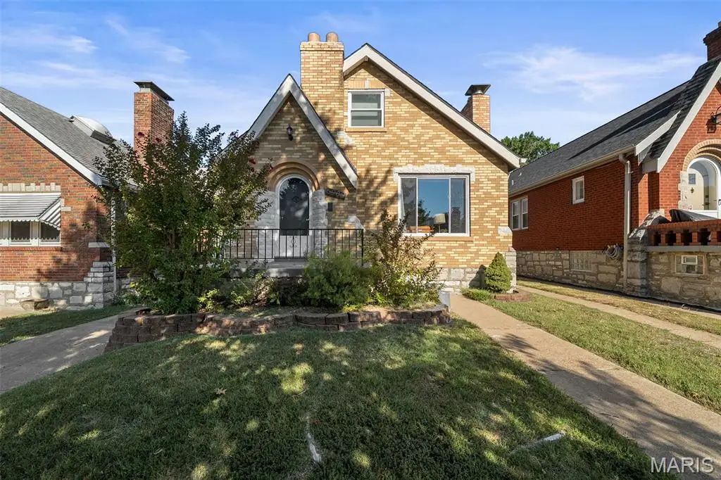 6989 Hillsland Avenue, Saint Louis, MO 63109 - #1