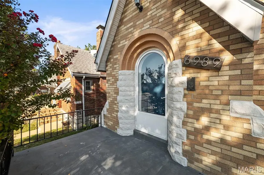 6989 Hillsland Avenue, Saint Louis, MO 63109 - #3