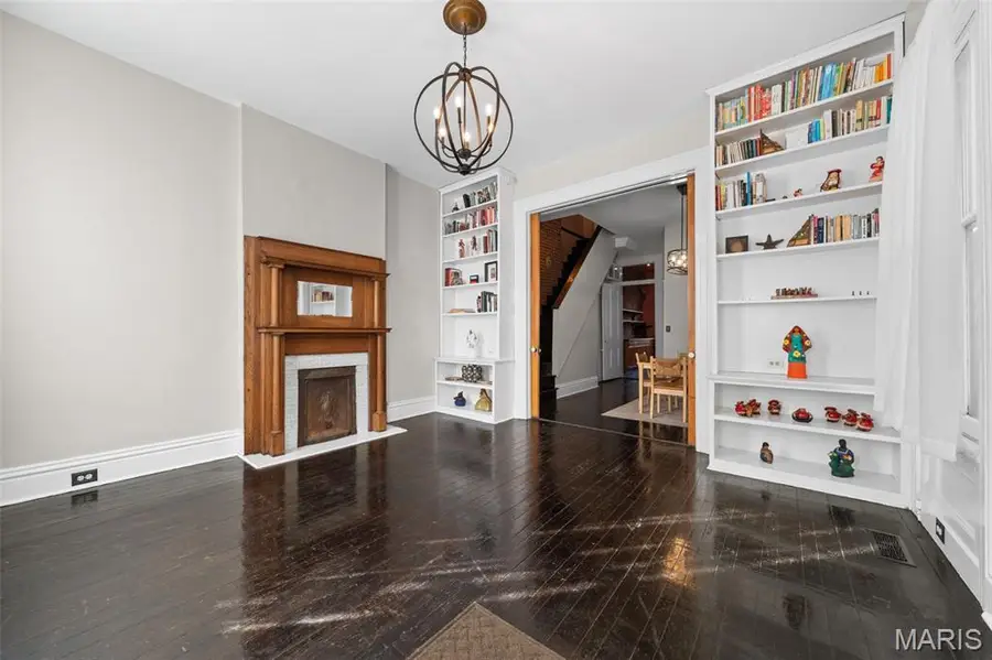 1411 Sullivan Avenue, Saint Louis, MO 63107 - #3