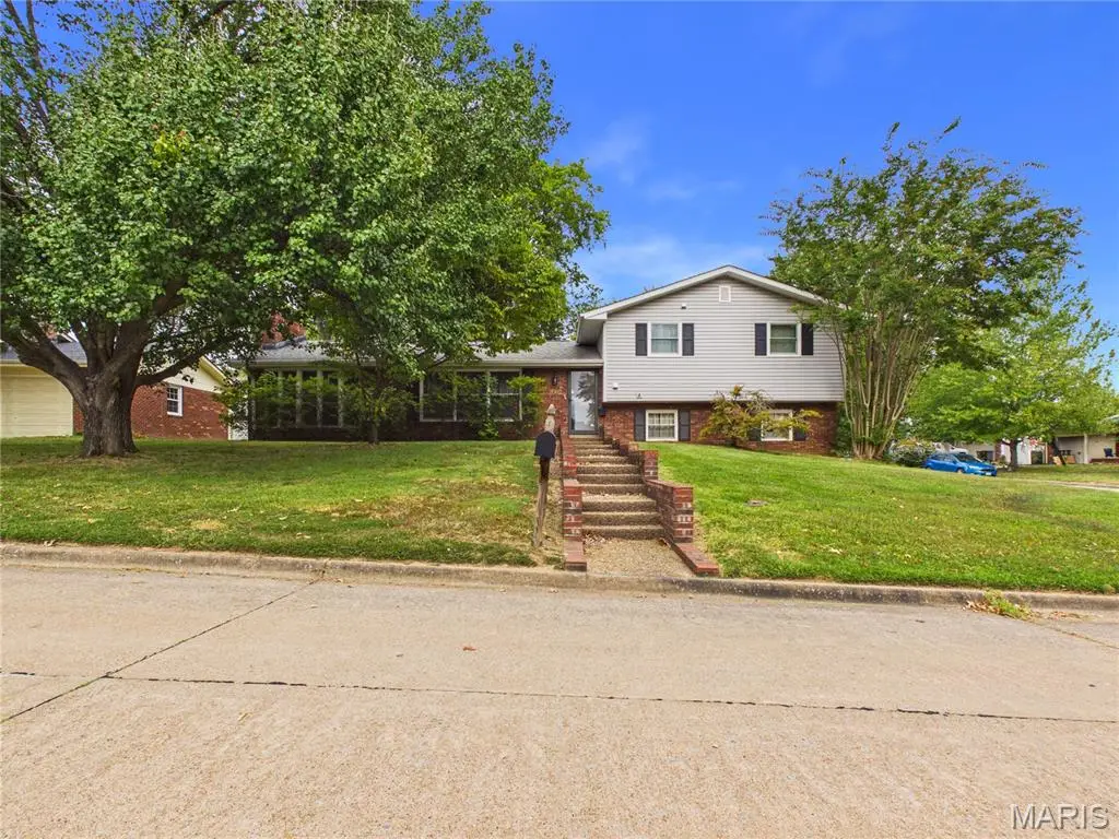 2002 Robinhood Circle, Cape Girardeau, MO 63701 - #1