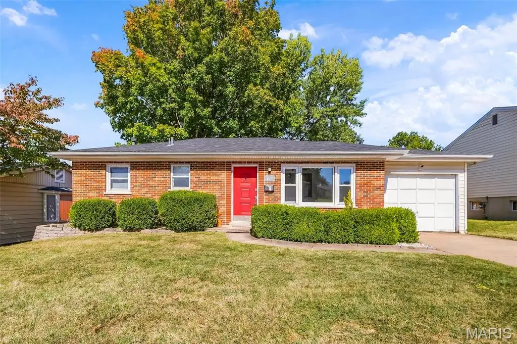 209 S Pam Avenue, Saint Charles, MO 63301 - #1