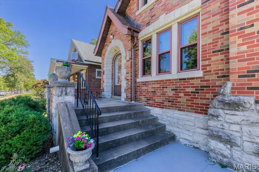 5746 Milentz Avenue, Saint Louis, MO 63109 - #2