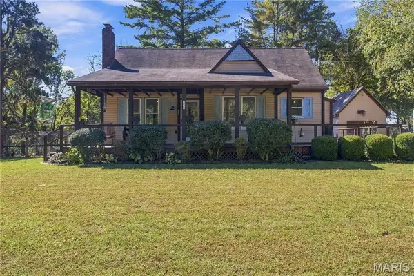 4020 Old 100 Spur, Villa Ridge, MO 63089
