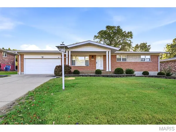 9480 Rosebay Drive, Crestwood, MO 63126