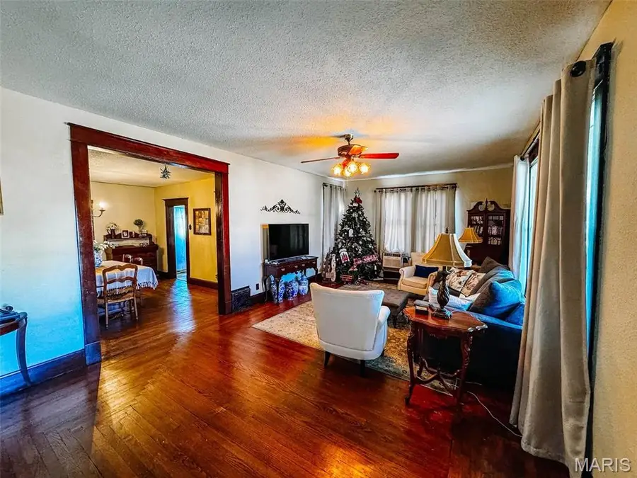 209 E Walnut, Shelbina, MO 63468 - #3
