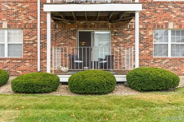 4309 Sunridge Drive #E, St Louis, MO 63125