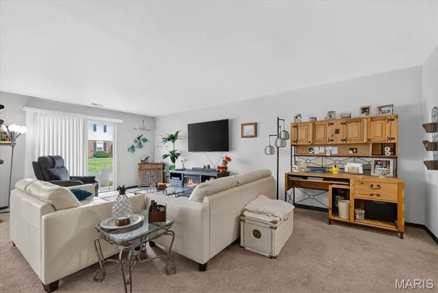 4309 Sunridge Drive #E, Saint Louis, MO 63125 - #2