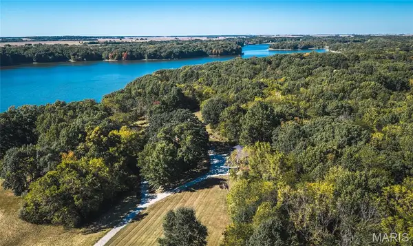 321 Lake Lane, Hillsboro, IL 62049