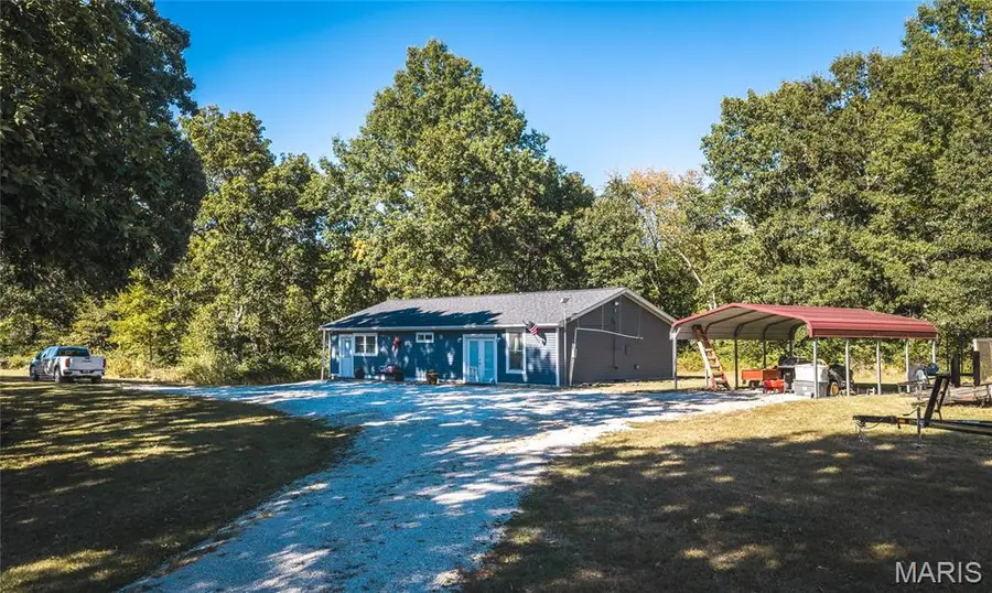 321 Lake Lane, Hillsboro, IL 62049 - #2