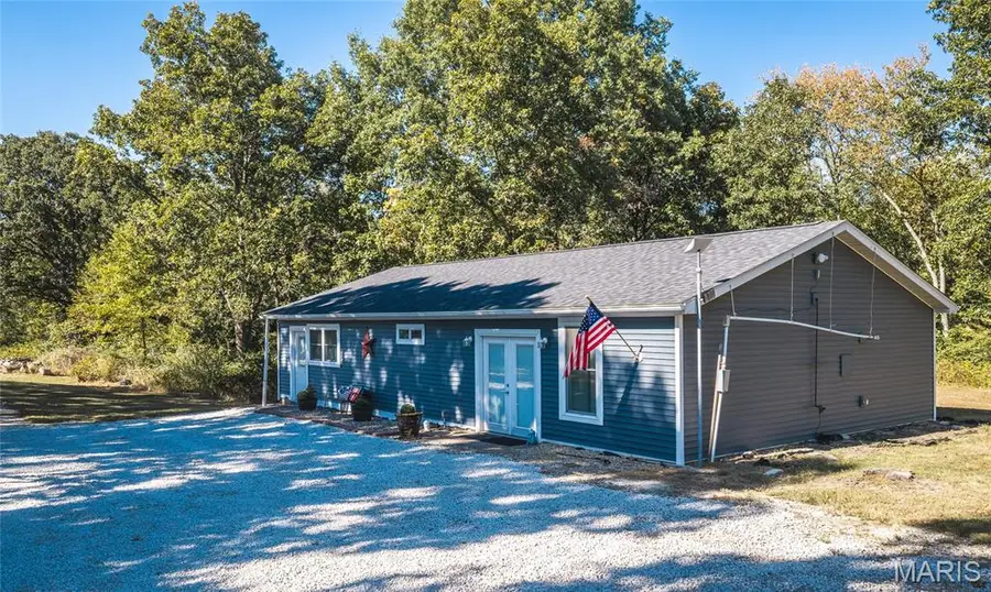 321 Lake Lane, Hillsboro, IL 62049 - #3
