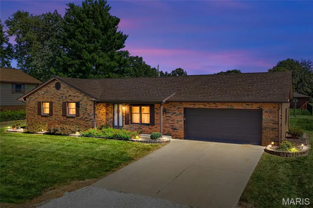 2 Carol Drive, Waterloo, IL 62298 - #1