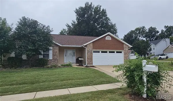 917 Burn Oak, St Charles, MO 63303