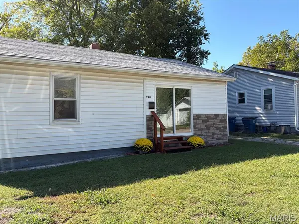 2918 Sanford Avenue, Alton, IL 62002
