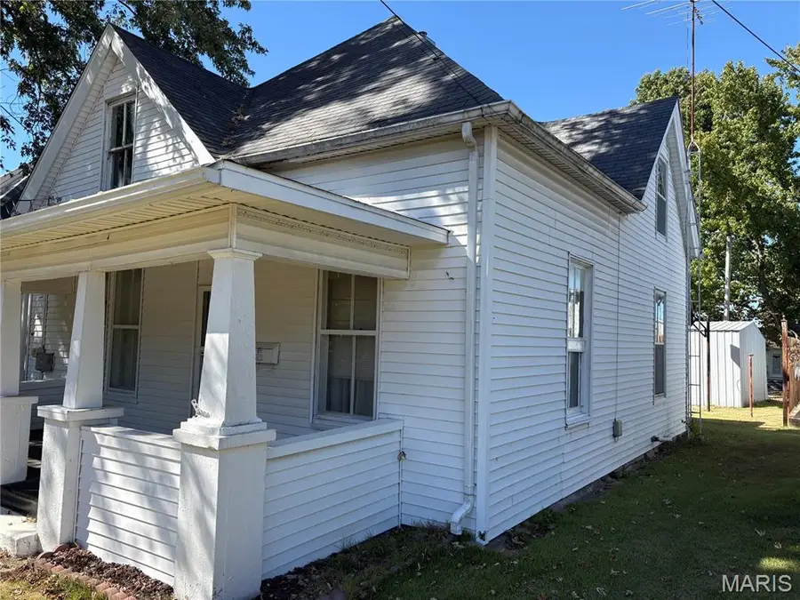 811 Valley Street, Chester, IL 62233 - #2