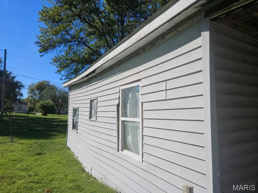 417 N Engineer Ave, Sedalia, MO 65301 - #2