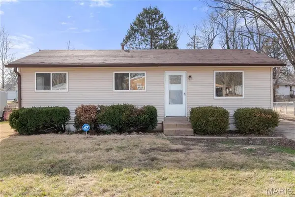 1476 Widefields Lane, St Louis, MO 63138