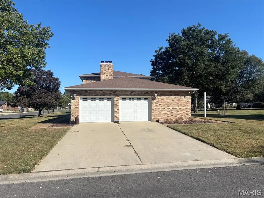 660 W 3rd, Trenton, IL 62293 - #2