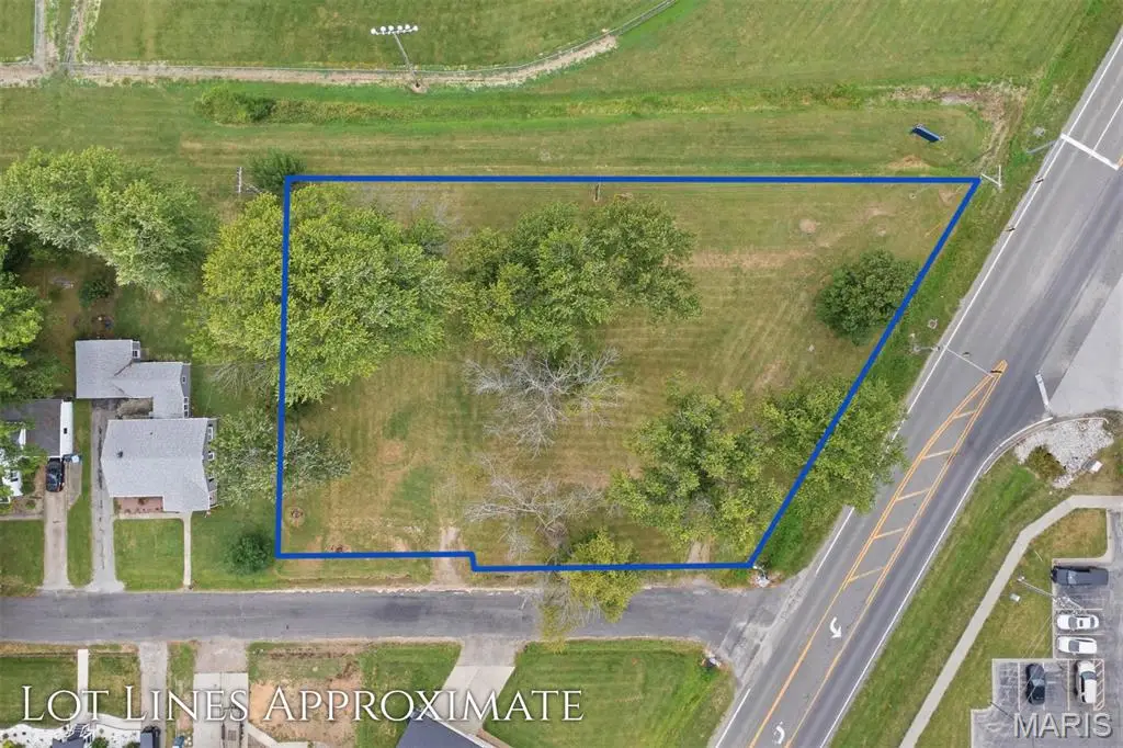 37 and 38 Lincoln Lane, Highland, IL 62249 - #1