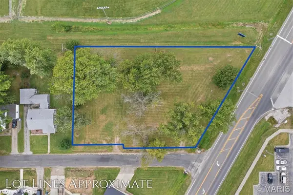 37 and 38 Lincoln Lane, Highland, IL 62249