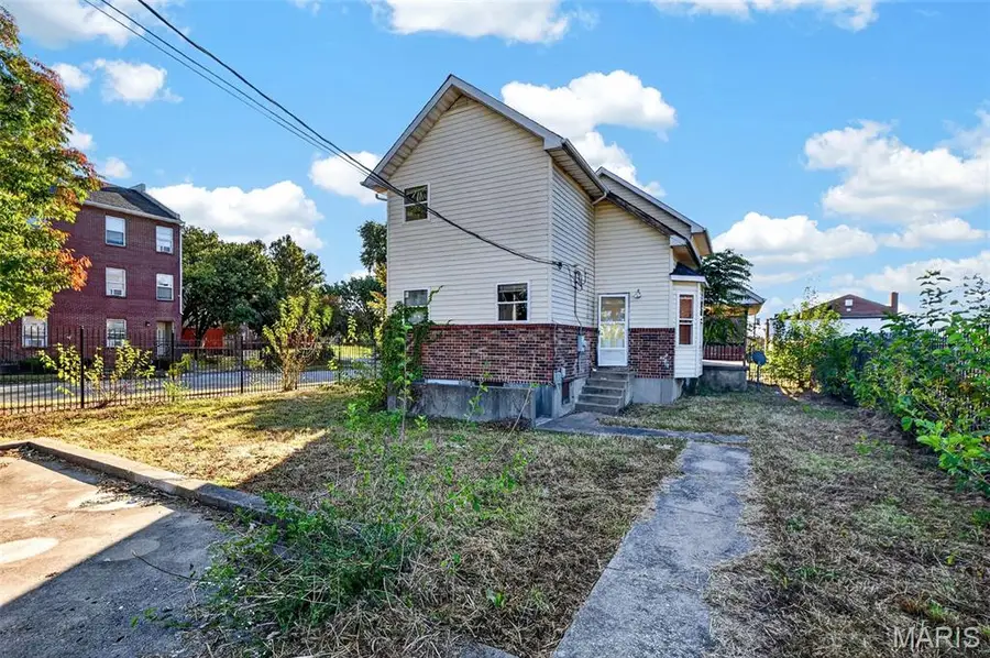 2101 E Obear Avenue, Saint Louis, MO 63107 - #2