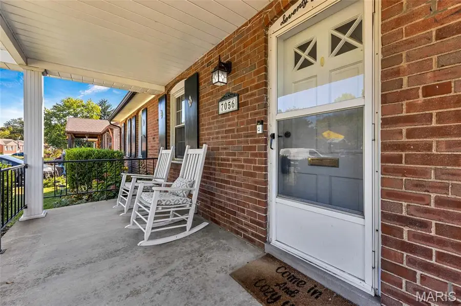 7056 Holly Hills Avenue, Saint Louis, MO 63123 - #2
