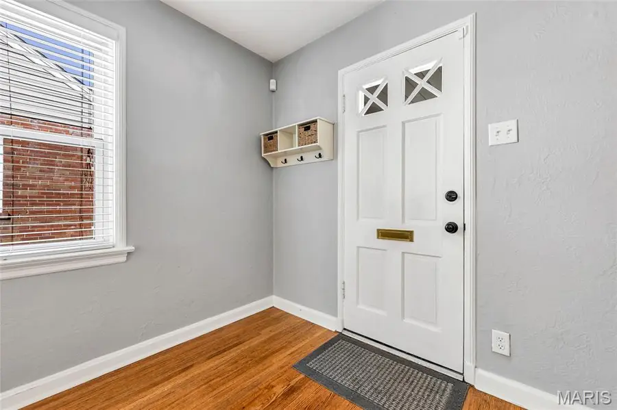 7056 Holly Hills Avenue, Saint Louis, MO 63123 - #3